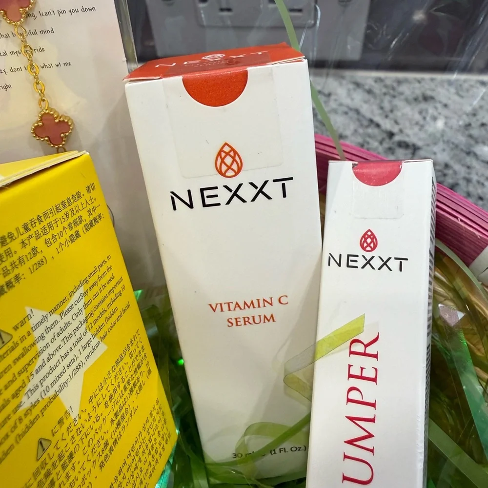 $189 Retail Gift Basket - Picture 6 of 10